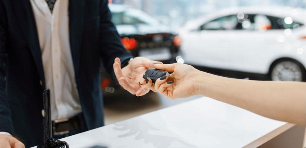 Remise des clés d'une voiture en LOA